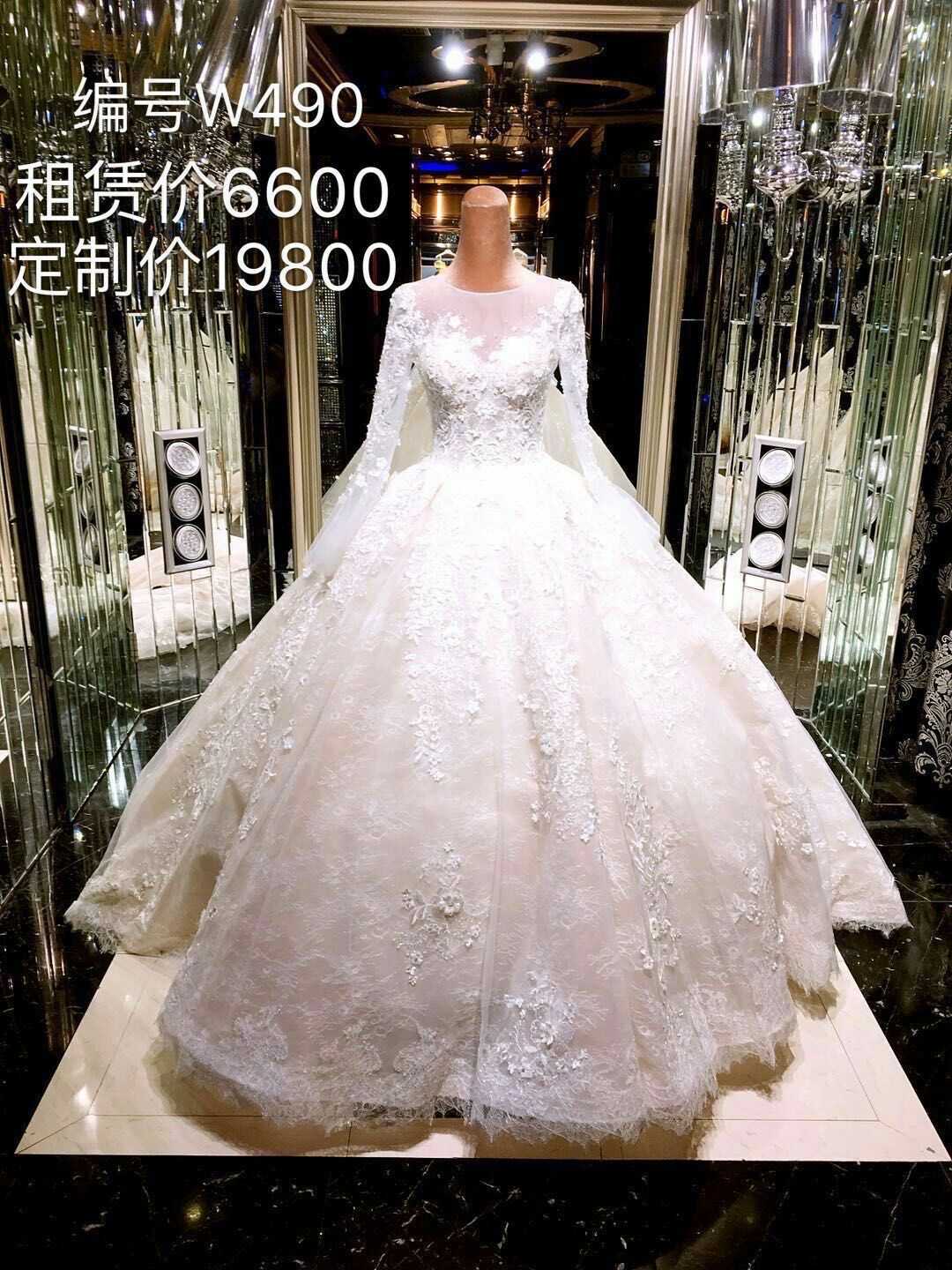 如何逆袭成为8月最美新娘？5折拿下的奢华显瘦婚纱帮你忙！