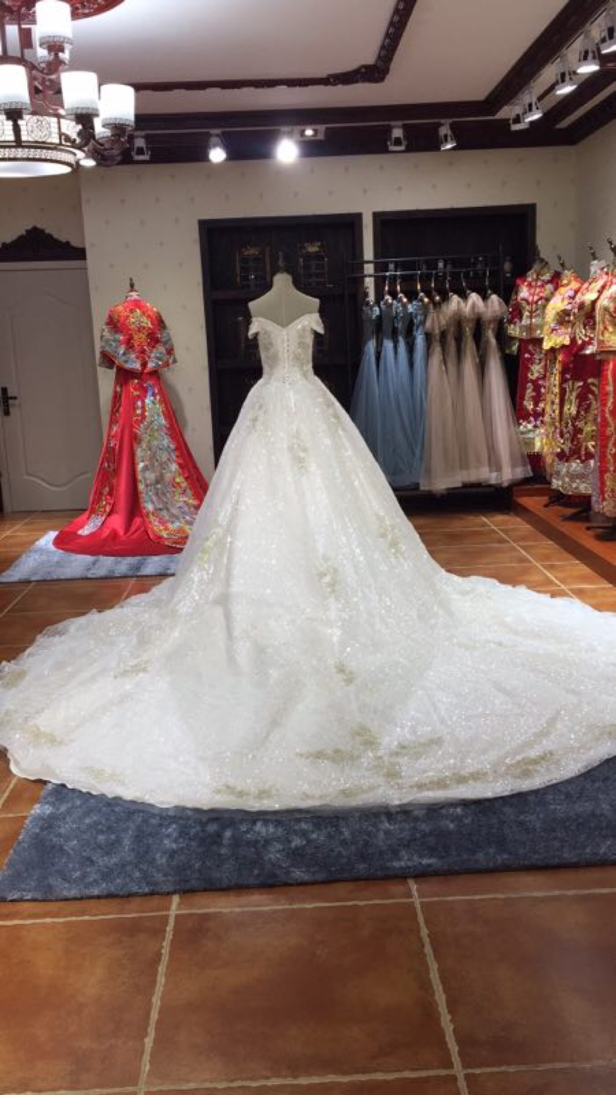 兰-斐礼服高定婚纱