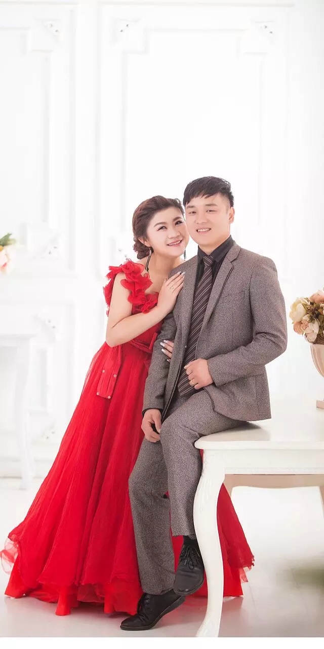 婚纱照出炉 但是觉得不好看 大家看看