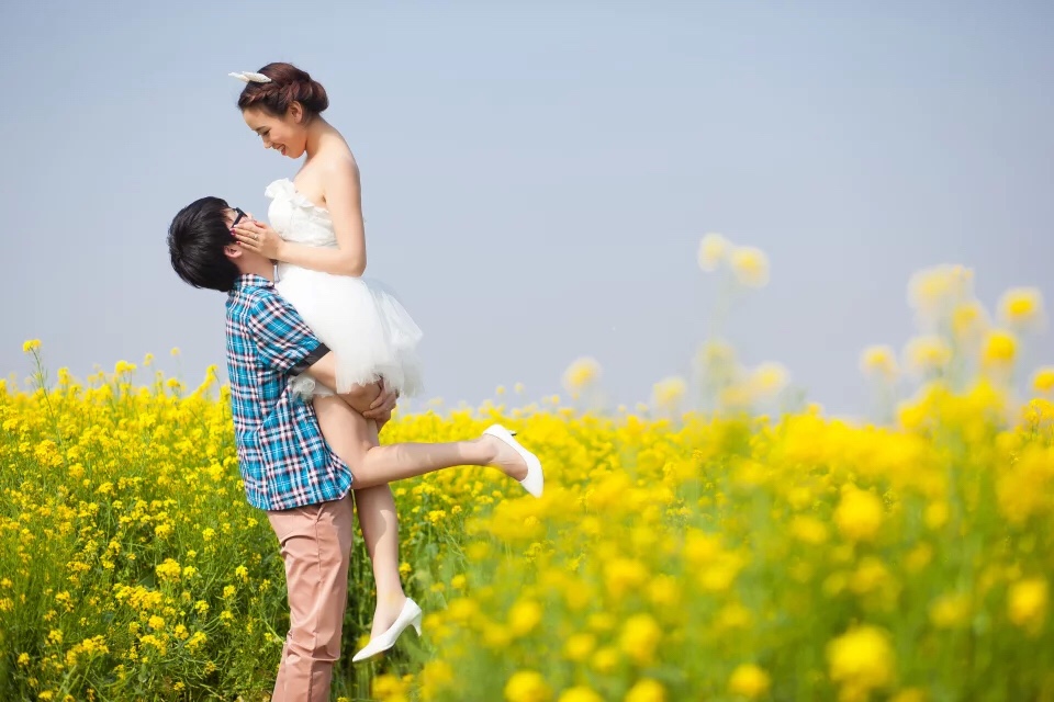 婚纱照新鲜出炉，大家看下值不值？