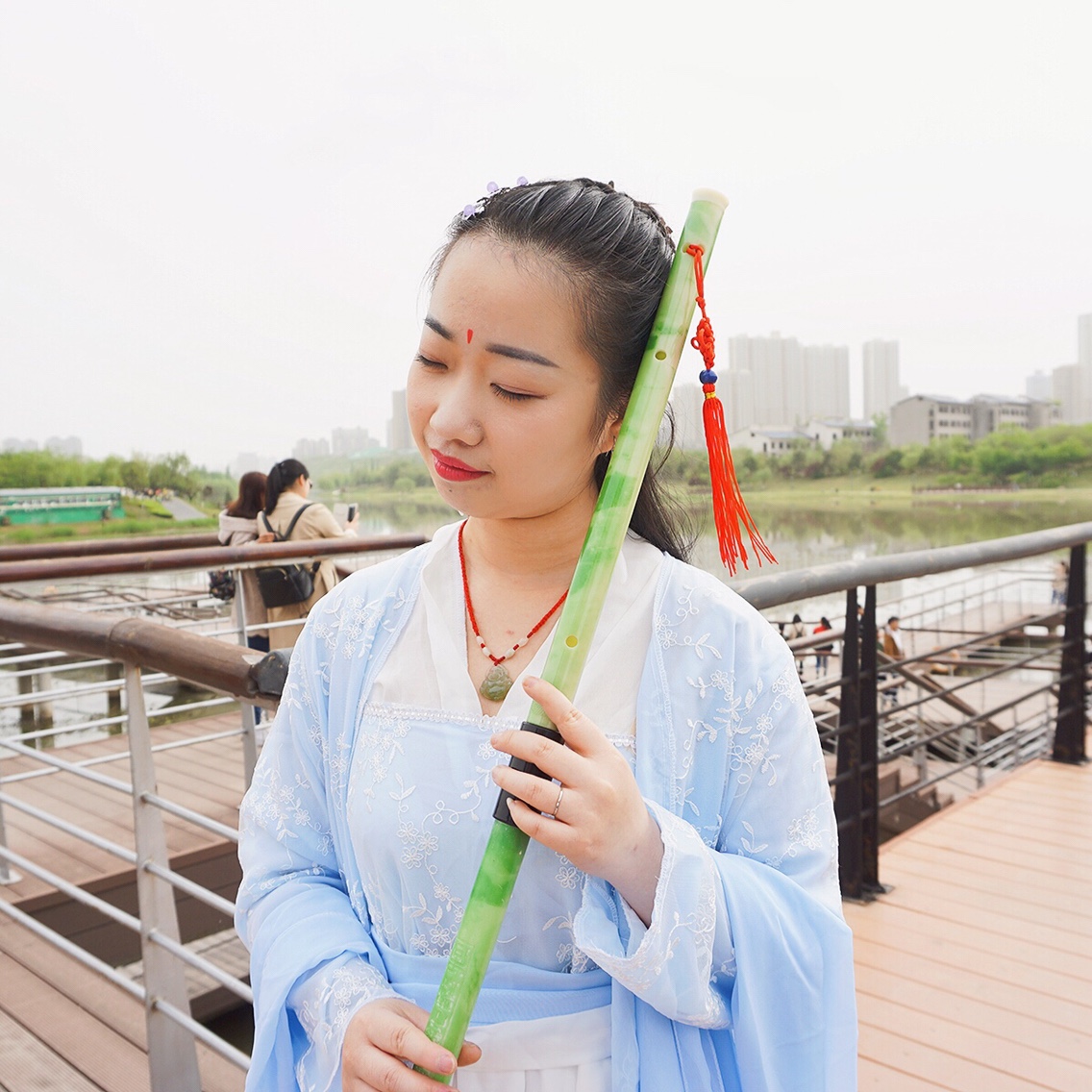 青丝绾正