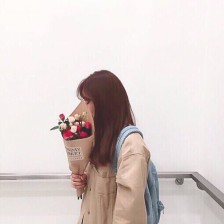 一个小白羊咩咩