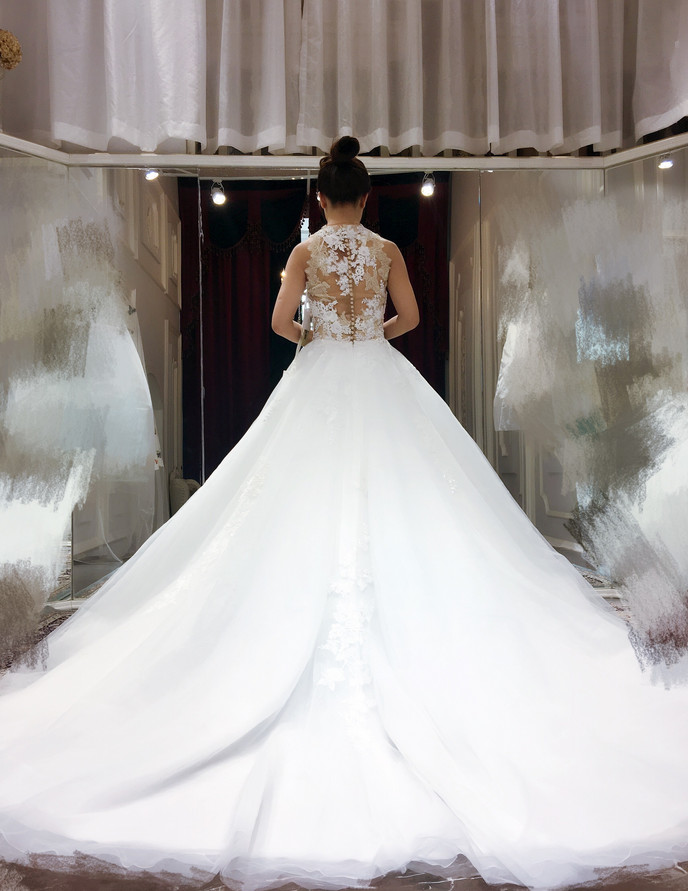 典型的双鱼座女生 天生就喜欢浪漫 对婚纱也是！