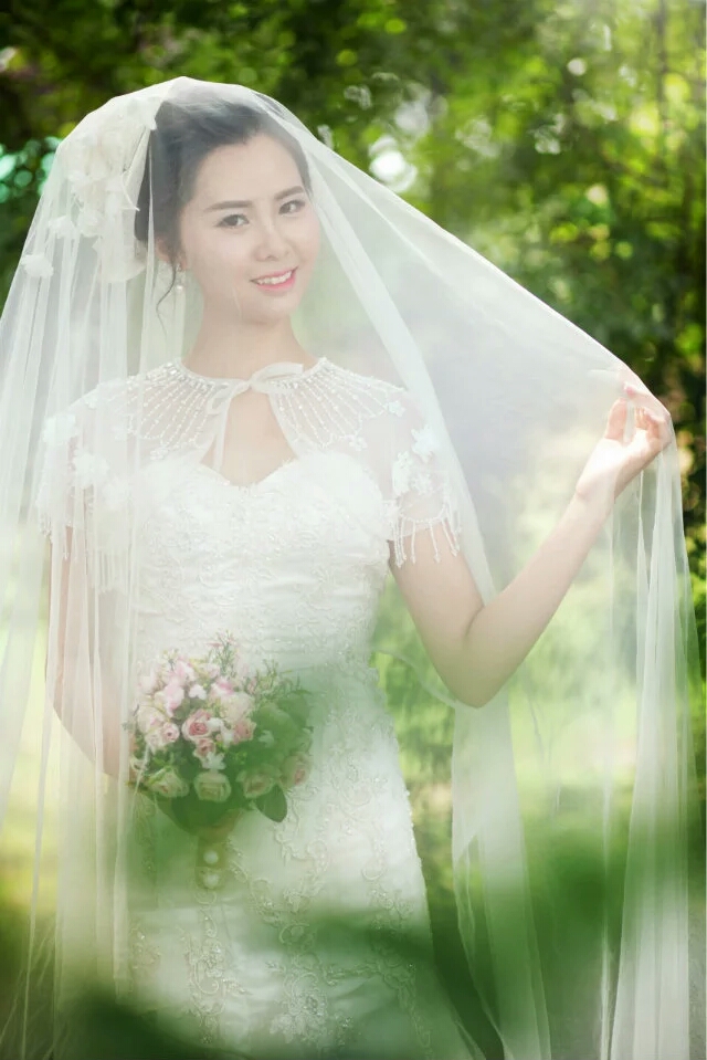 婚纱照出炉了[大笑]
