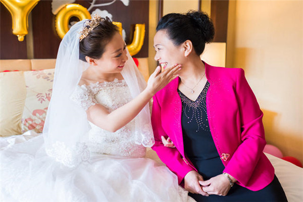 结婚邀请短信大全_2018婚礼邀请短信范文