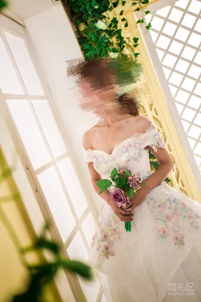 出售秀禾服,敬酒服,婚纱