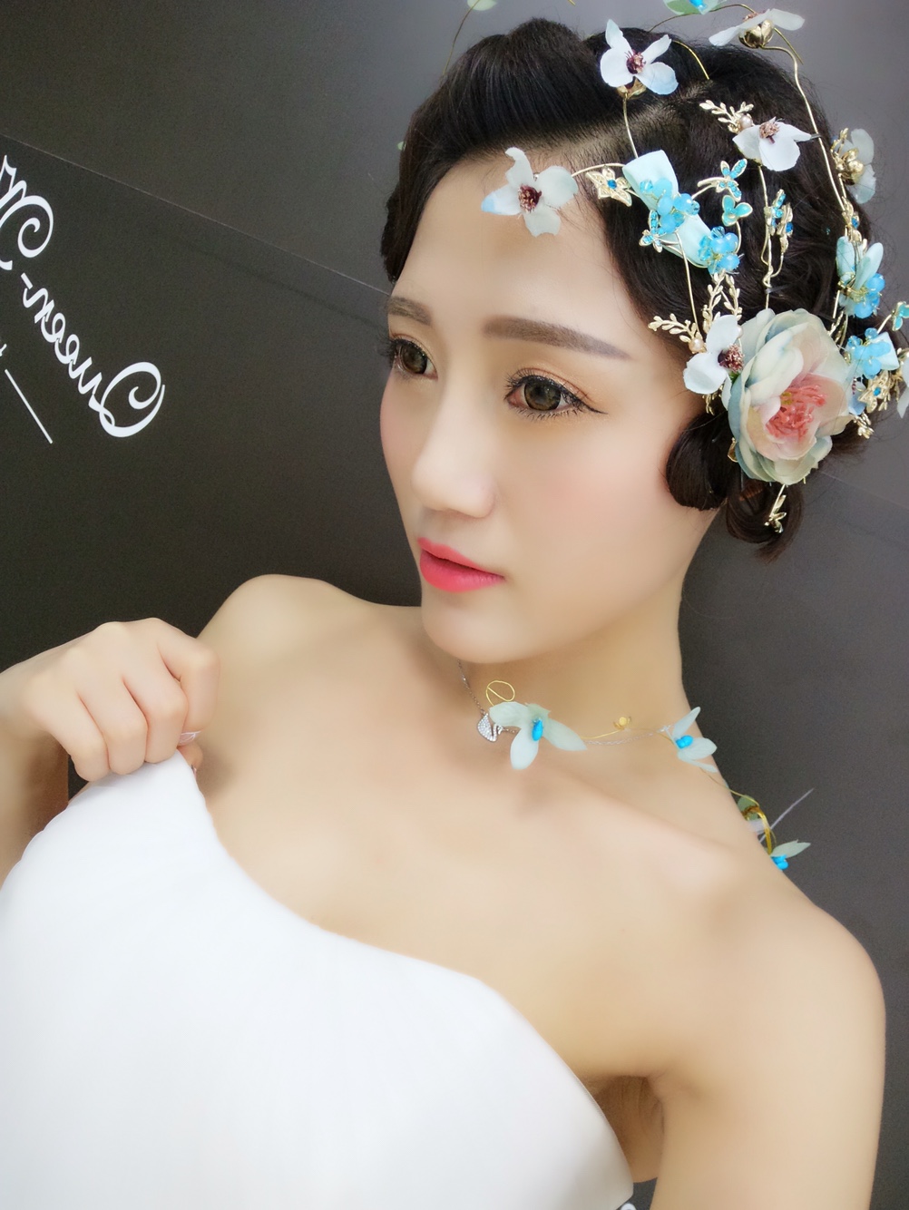 QUEEN 试妆