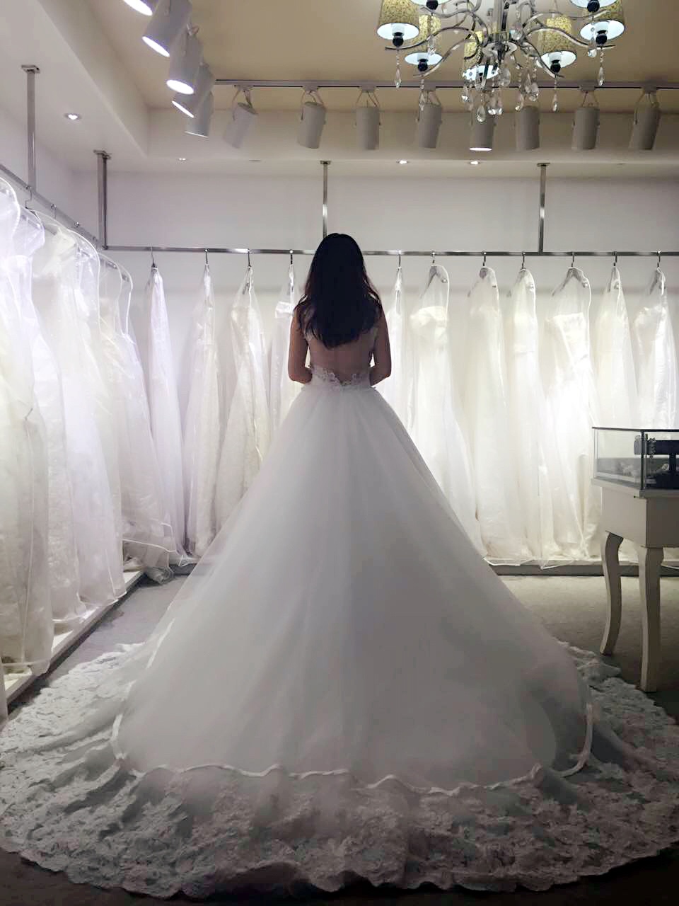 婚纱礼服一辈子，不选贵的只选对的～[吐舌]