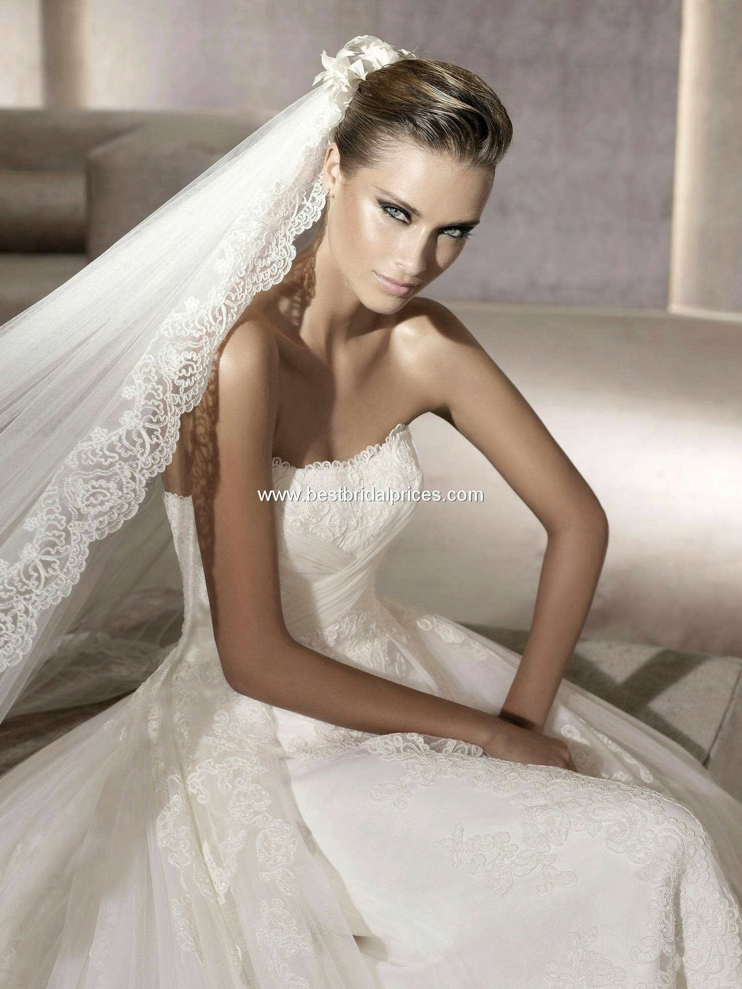 Pronovias内鱼尾外大拖超仙婚纱，大家觉得怎么样？租金5000值不值？