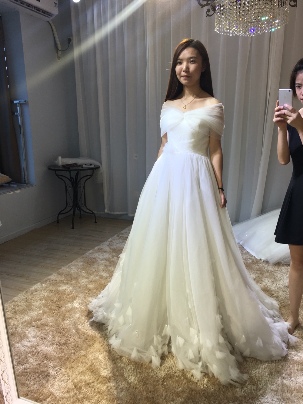2000租婚纱是不是贵了