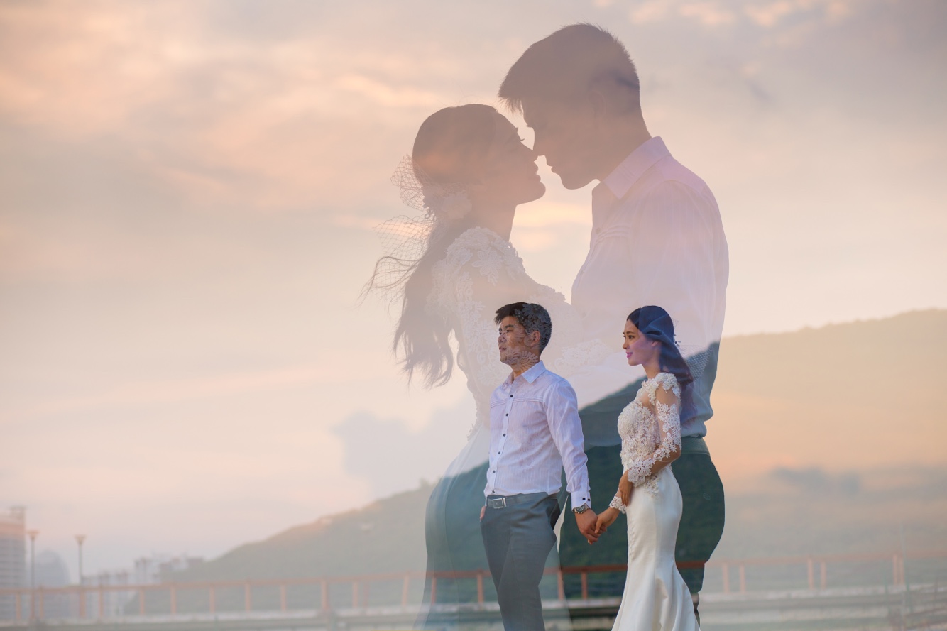 新鲜出炉的婚纱照。美美哒
