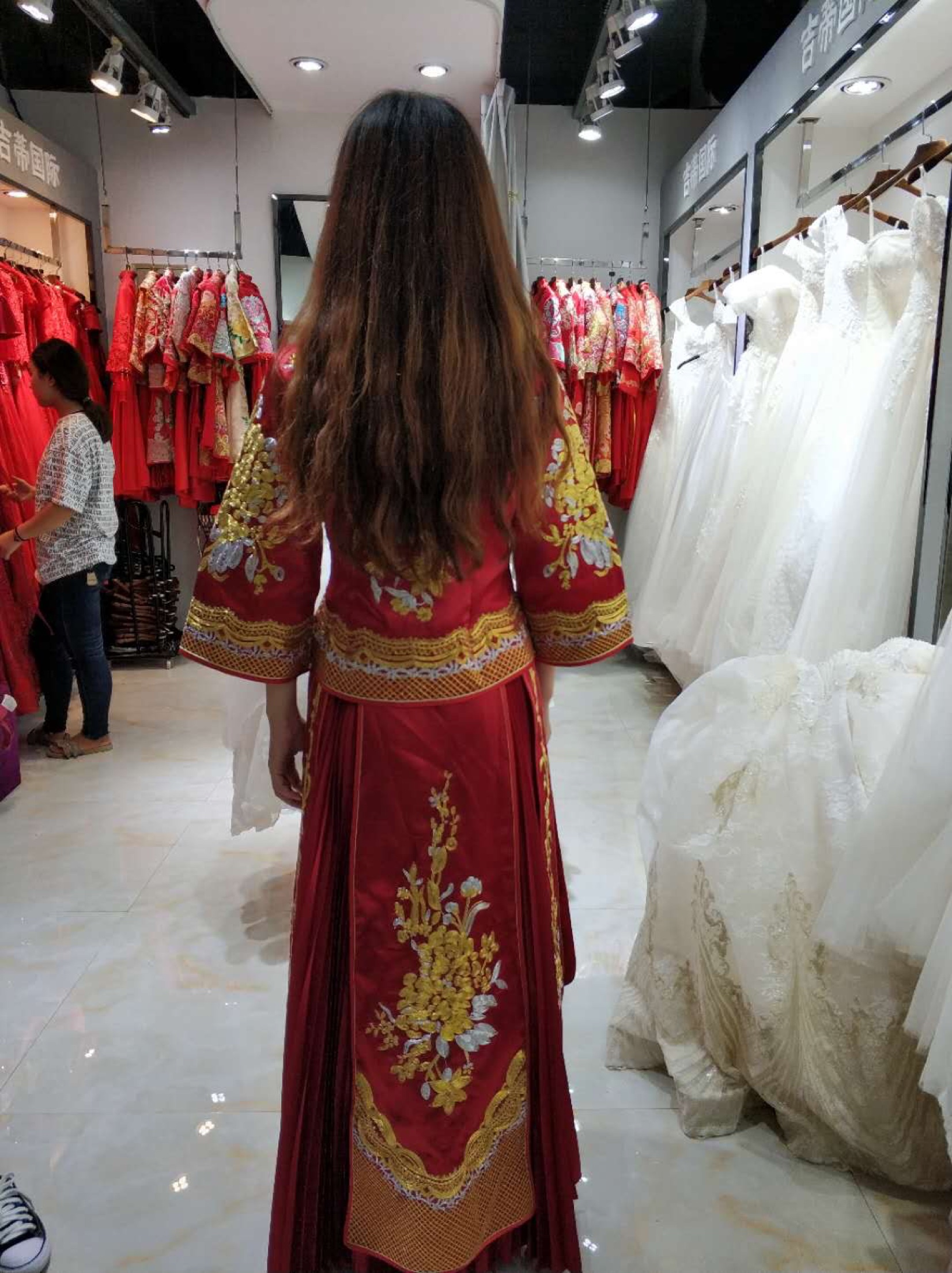 龙凤褂审美疲劳？这些出彩的细节别放过！