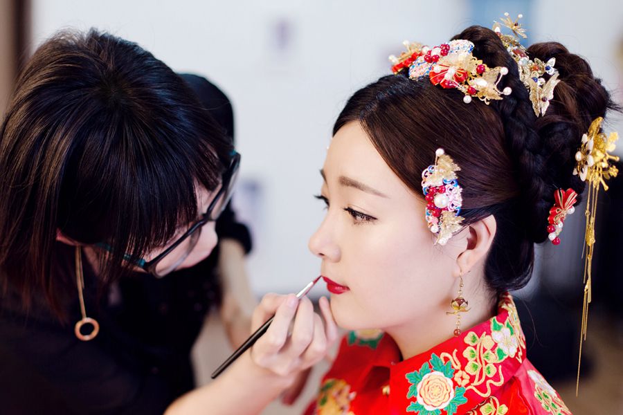达人小一告诉你婚礼跟妆怎么选