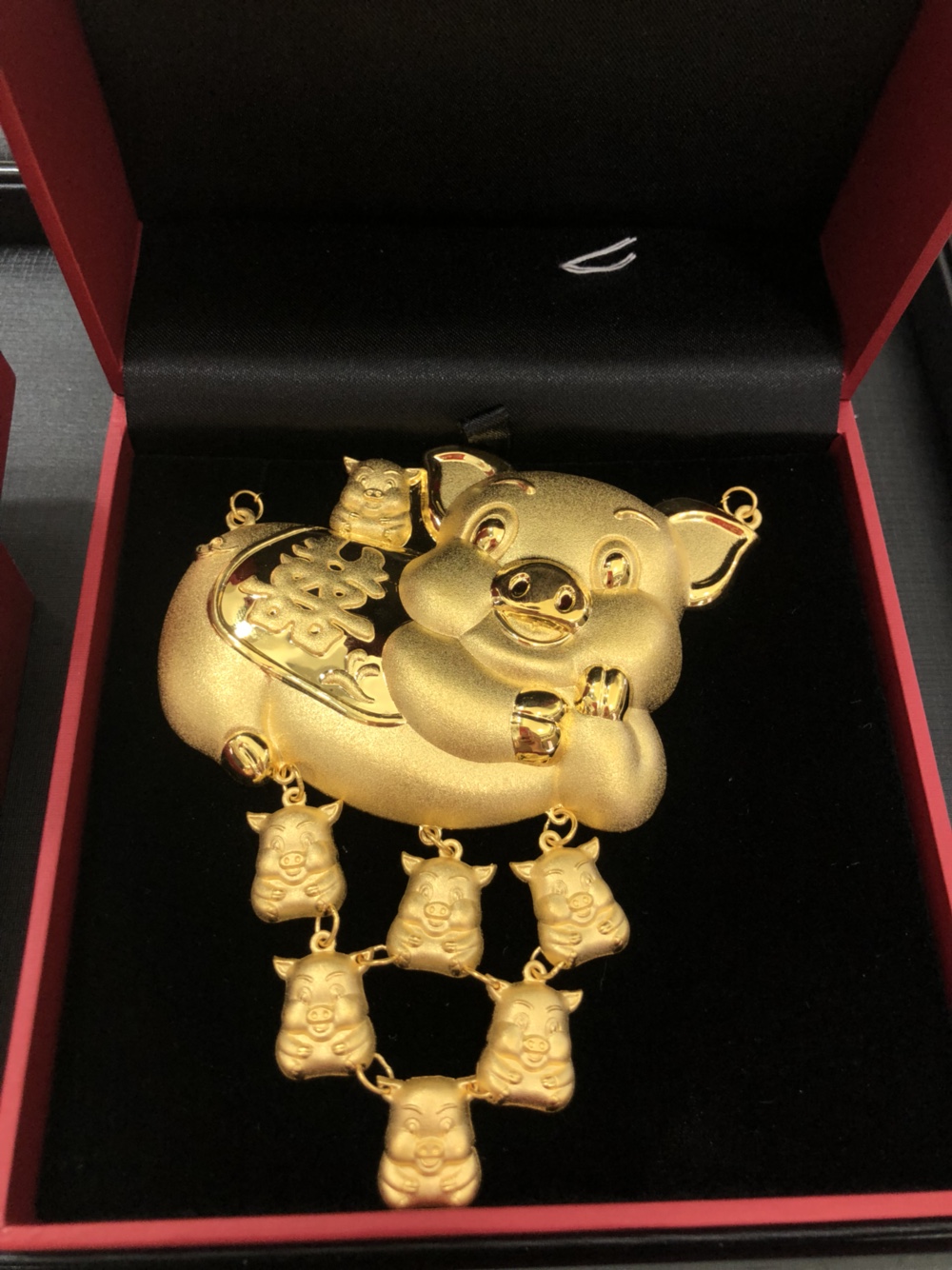 三金首饰买点啥？今年最流行的竟然是这种金猪牌