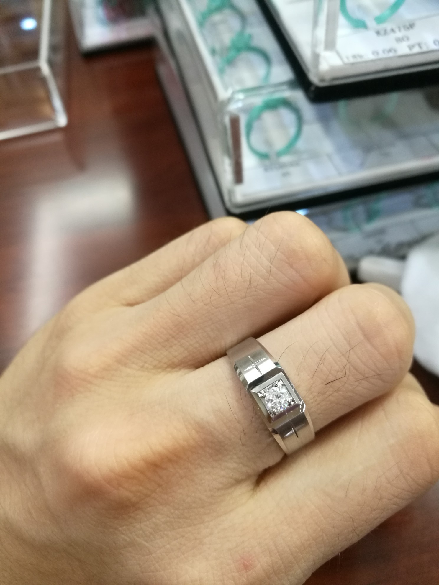 试戴6家一眼相中这款！3.5w钻戒对戒全拿下！