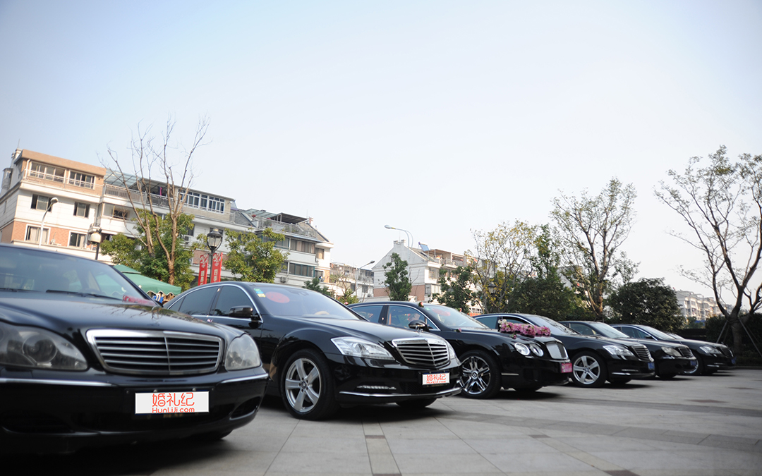 【劳斯莱斯】幻影Phantom/1辆 + 【奔驰】S系/5辆