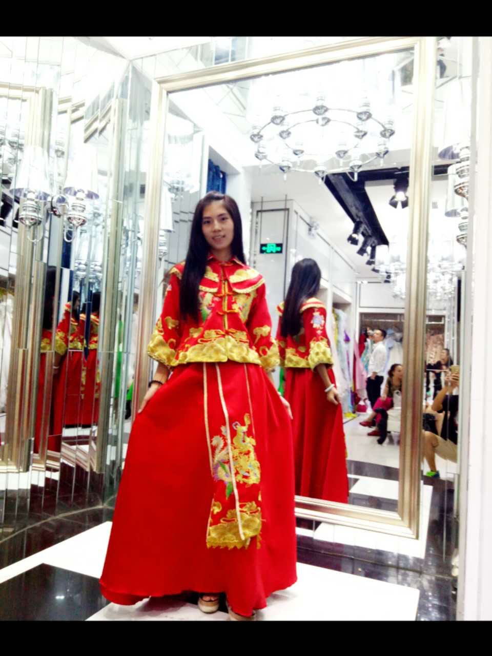 薇拉试婚纱礼服