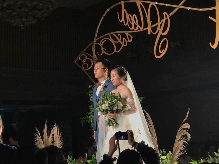 MUSE高级婚纱礼服