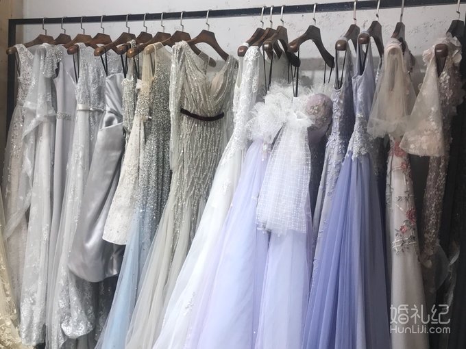 【明星新娘】同婚期新娘同台pk 这件绝对承包宾客目光！