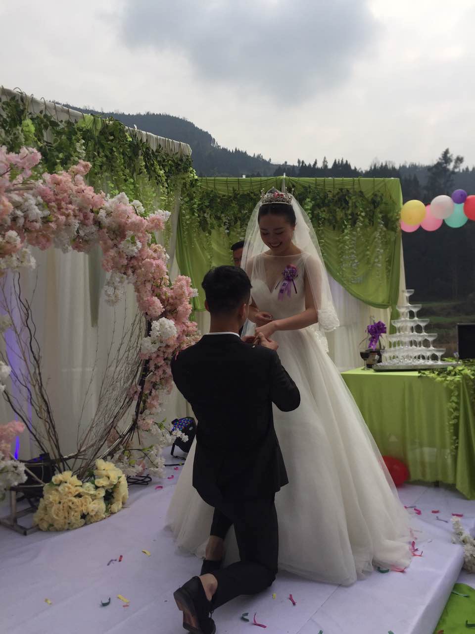 婚纱，秀禾服转让