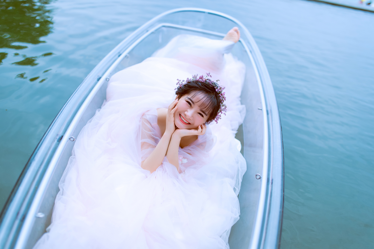 租婚纱一千贵不贵，自己买秀禾服2600贵不贵