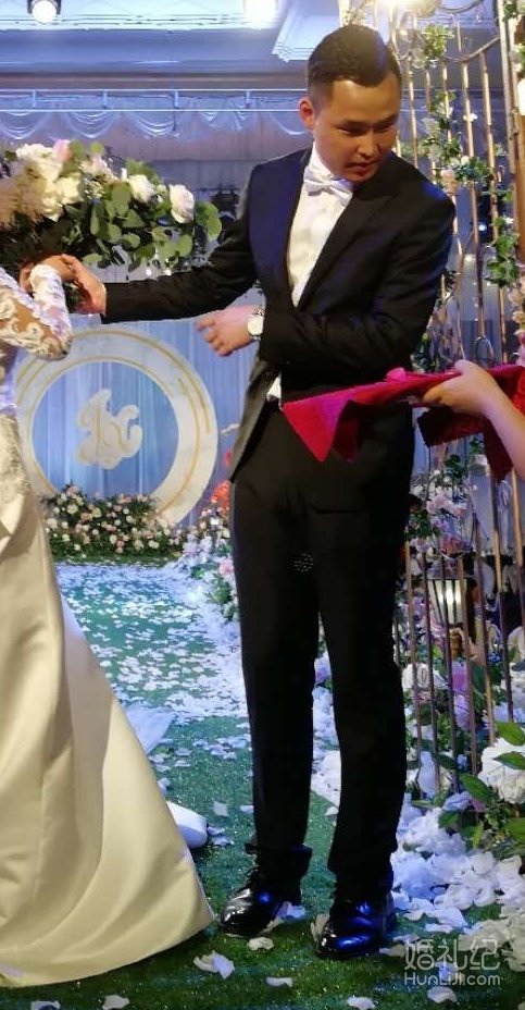 超超超平价婚礼！热闹又有面子，超低价三金太吸睛