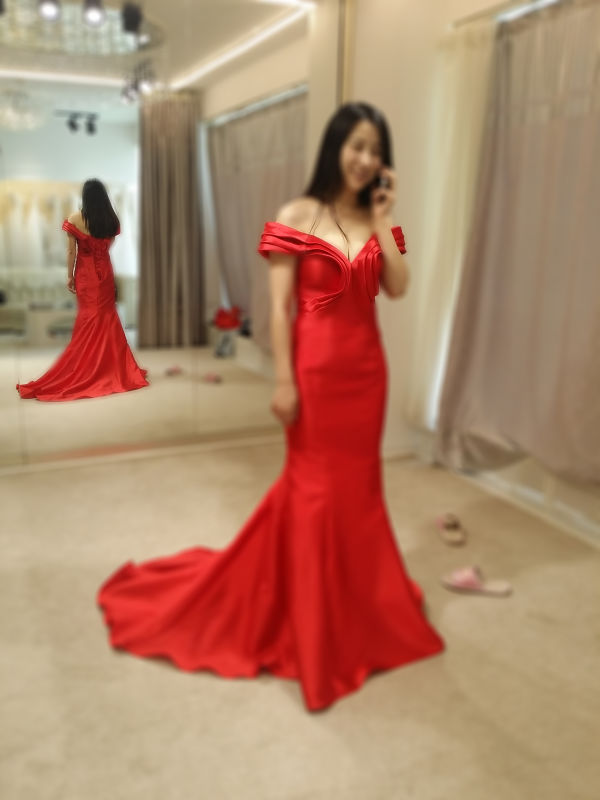试婚纱礼服ing