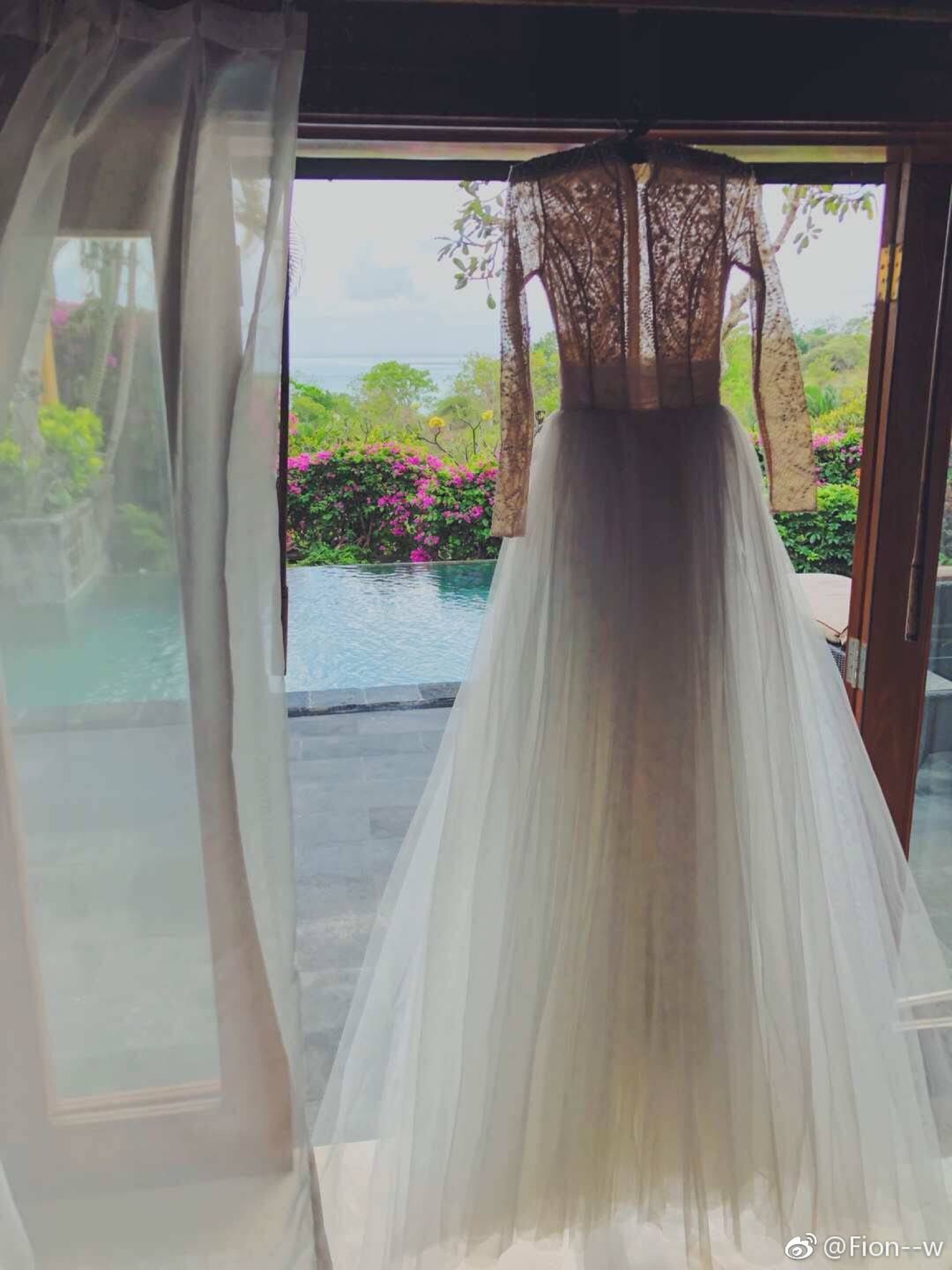 受到所有宾客夸赞的婚礼礼服和婚鞋