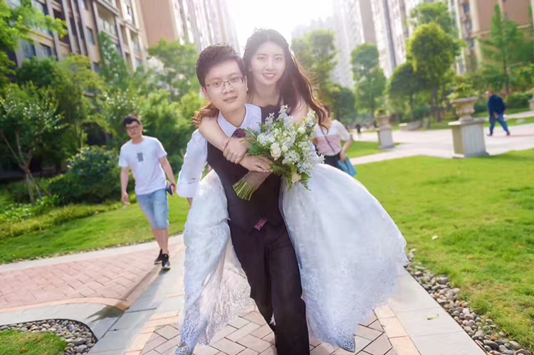 MUSE高级婚纱礼服