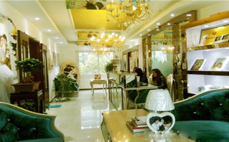 百年婚纱尊荣摄影名店