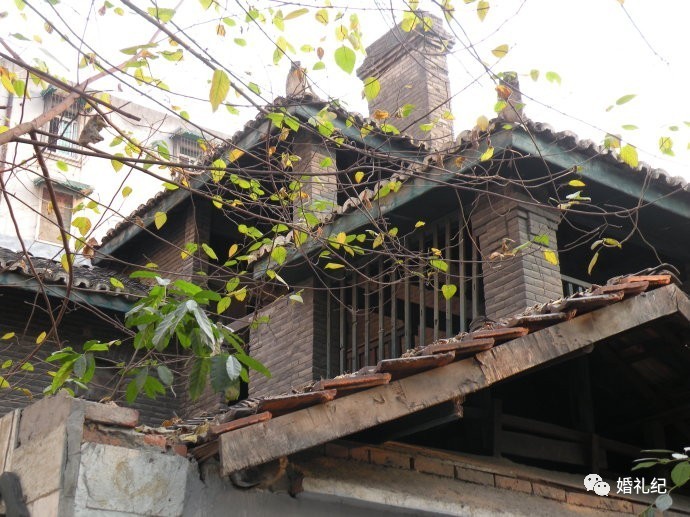 在找到一枚颜值高又好玩的摄影师前，你得知道这9个小众婚照拍摄地 | 成都篇