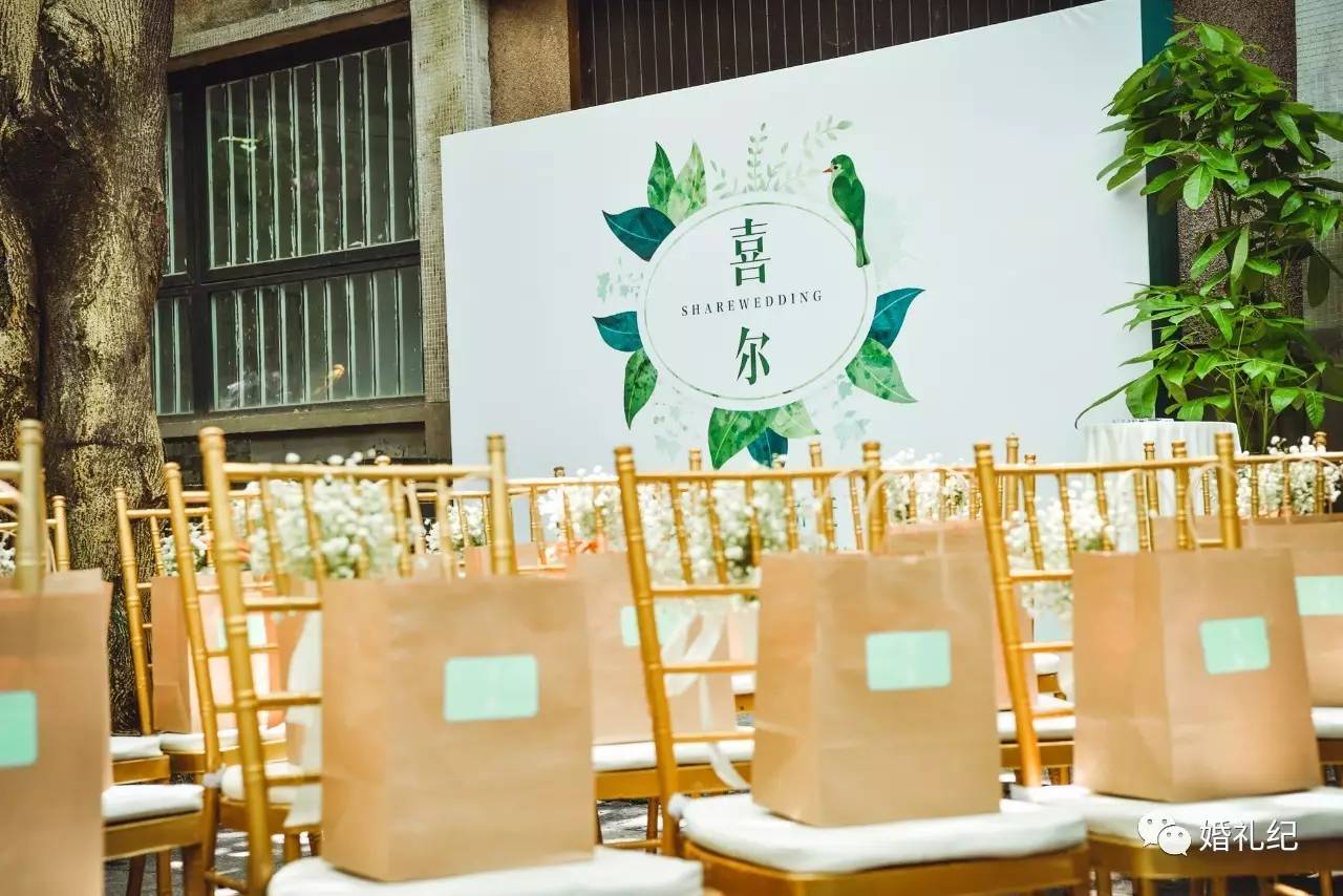 这3组婚礼布置前后对比照火了！土俗丑婚礼大棚竟然被爆改成了这样……