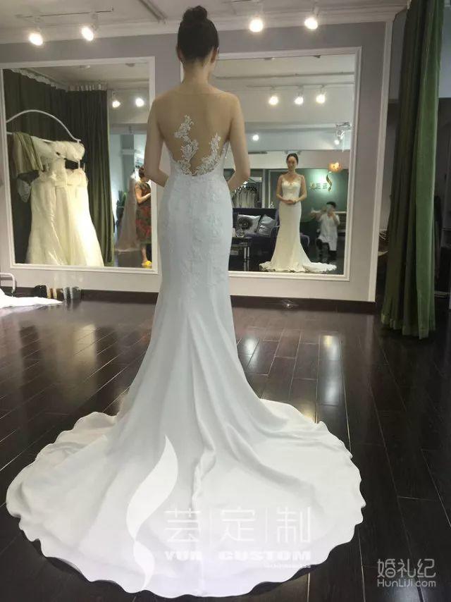 谁说矮个新娘不能穿大拖尾？选对婚纱让你看起来显高不止10厘米 | 深圳篇