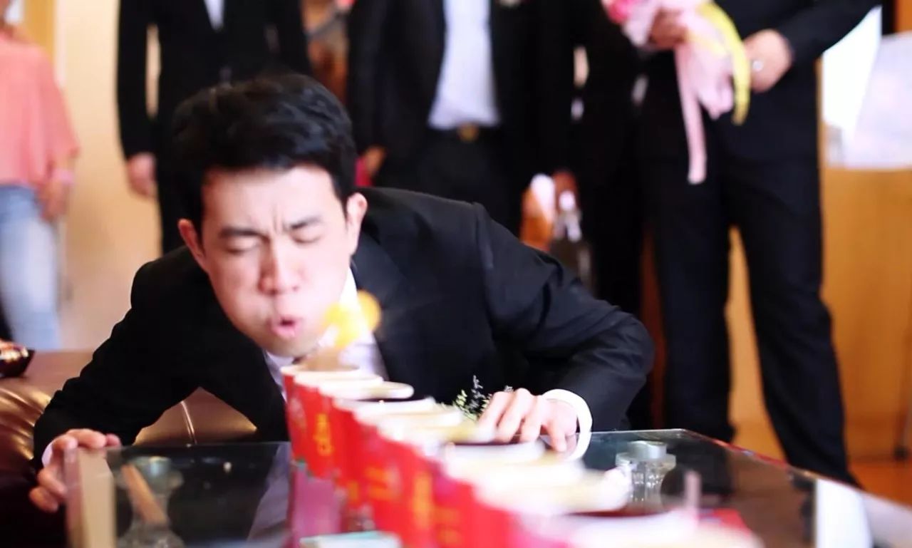 看完這些嗨翻天的堵門游戲，我只想重結一次婚！