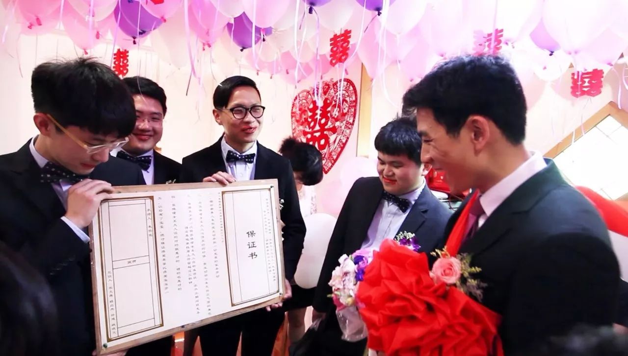 看完這些嗨翻天的堵門游戲，我只想重結一次婚！