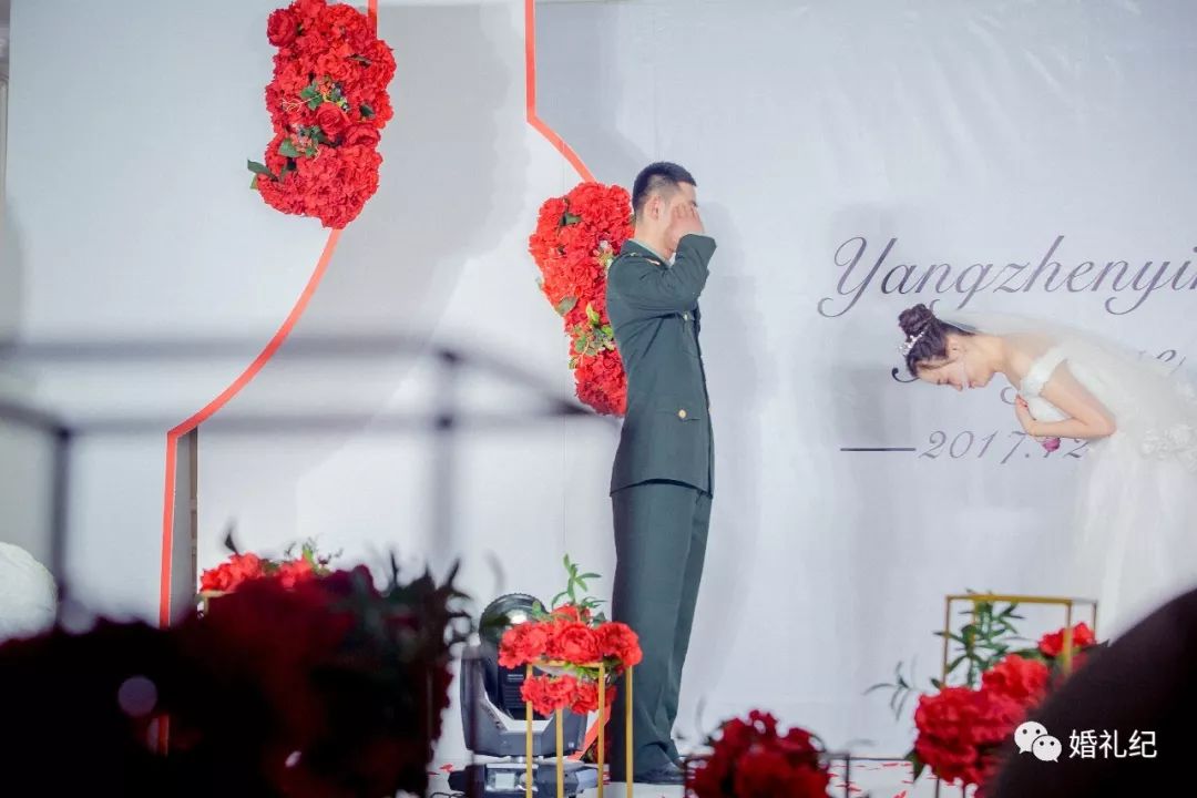 婚禮準(zhǔn)備一半，我想取消婚禮 | 10個(gè)婚禮淚崩的瞬間
