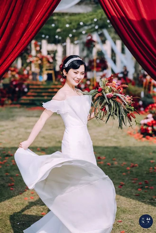 她找到了人人都在求的婚禮開場動(dòng)畫，全場賓客狂點(diǎn)贊！|新娘日記