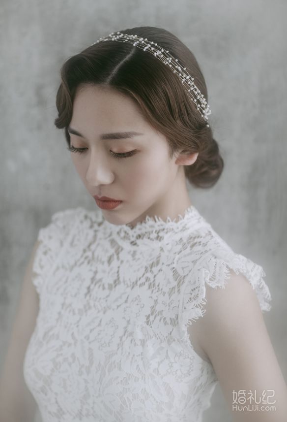 婚禮里的中式服裝一定要大紅？這四個(gè)品牌偏偏不 | 合肥篇