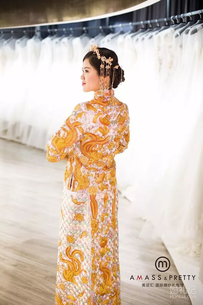 婚禮里的中式服裝一定要大紅？這四個(gè)品牌偏偏不 | 合肥篇