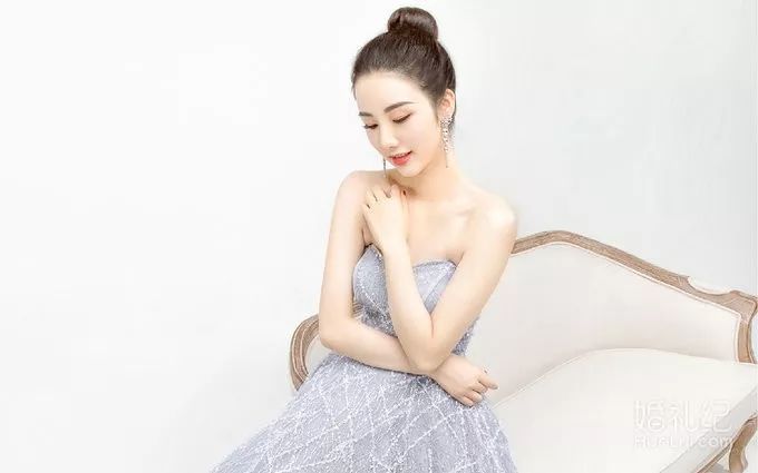 婚禮里的中式服裝一定要大紅？這四個(gè)品牌偏偏不 | 合肥篇