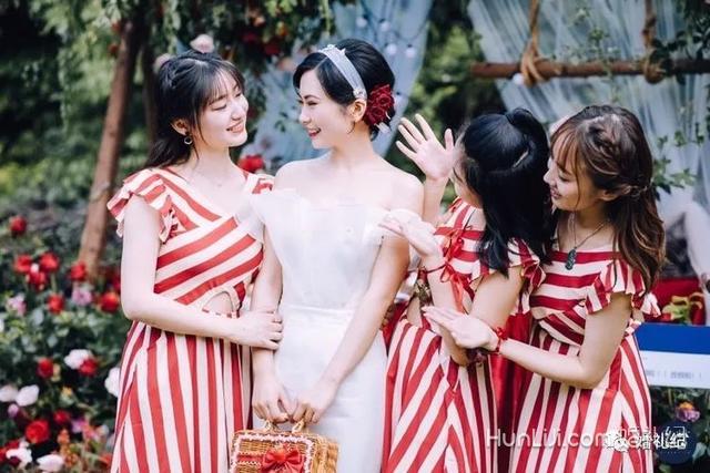 她为婚礼定制了8件时髦小物，第2个居然只要几毛钱