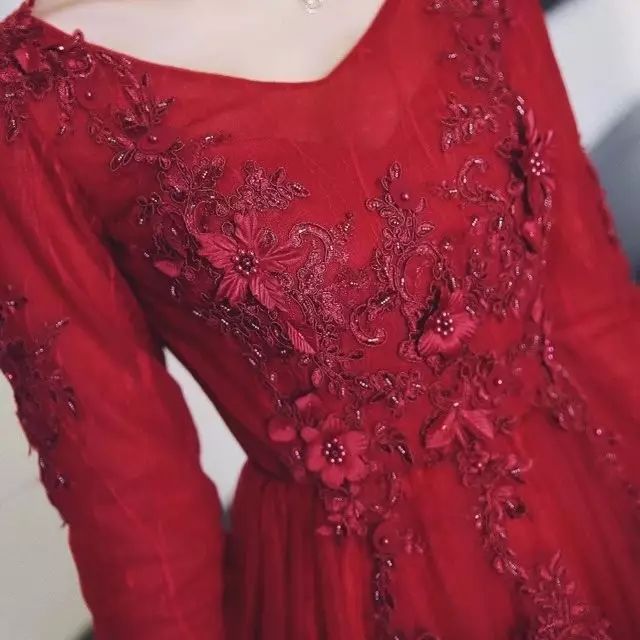 婚紗買家秀vs賣家秀差距真大！她用1500元搞定4套婚紗