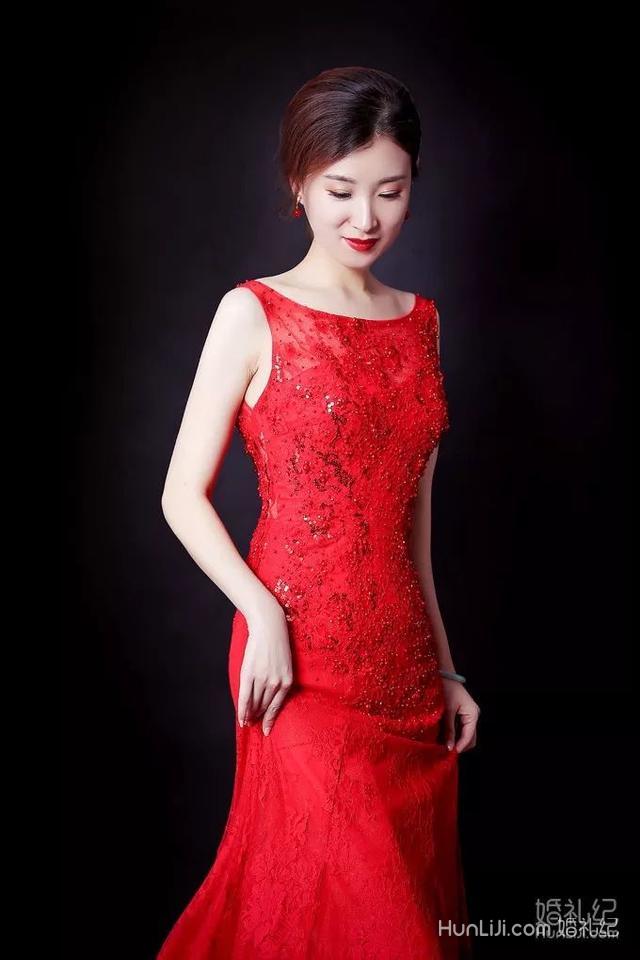 手臂胖的新娘怎么穿婚纱最显瘦？这一款千万别错过 | 青岛篇