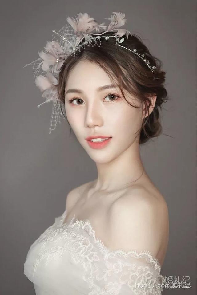网上的新娘妆都是骗人的？选化妆师，这2点必须注意！