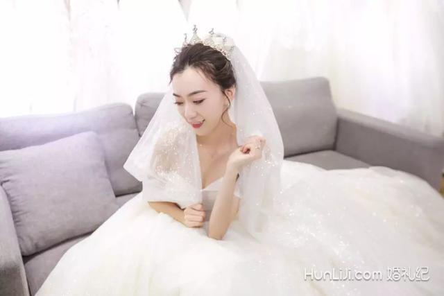 冬季婚纱就要选这样的，保暖显瘦又显气质 | 试纱记