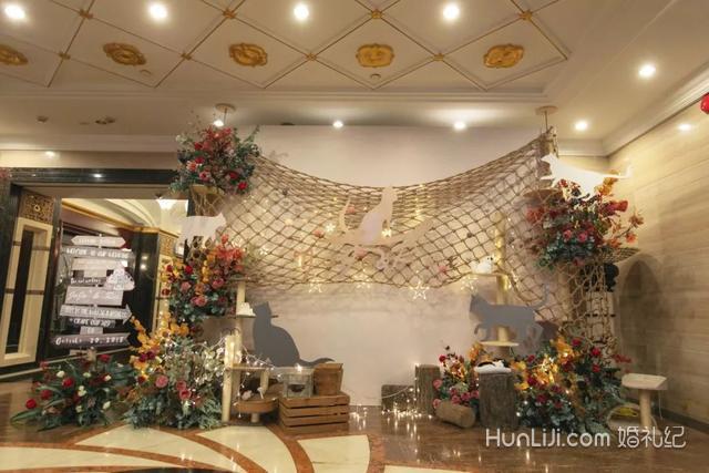 ������ô����������ʽ�У����Ļ鷿+�������˶���͵ѧ