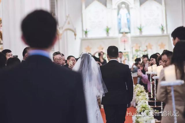 ������ô����������ʽ�У����Ļ鷿+�������˶���͵ѧ