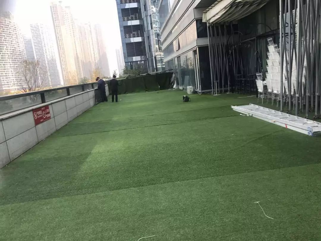 他們拒絕折騰的接親堵門，用這個獨創(chuàng)的細(xì)節(jié)讓我感動落淚 | 新娘日記