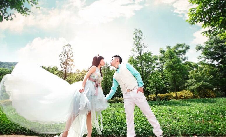 4500块5套衣服的实惠婚纱照