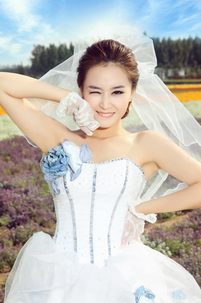 八月铭人婚纱摄影      薰衣草客片